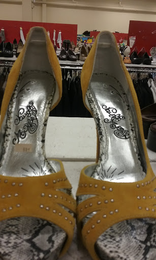 Thrift Store «The Salvation Army Family Store & Donation Center», reviews and photos, 7511 Lemont Rd #180, Darien, IL 60561, USA