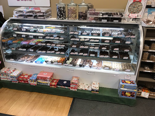 Outlet Mall «Tanger Outlet Tilton», reviews and photos, 120 Laconia Rd, Tilton, NH 03276, USA