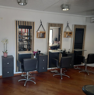 Le salon d'Alex à Gorges