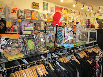 Le shop des cultures (YUNGASIGN) à Montélimar