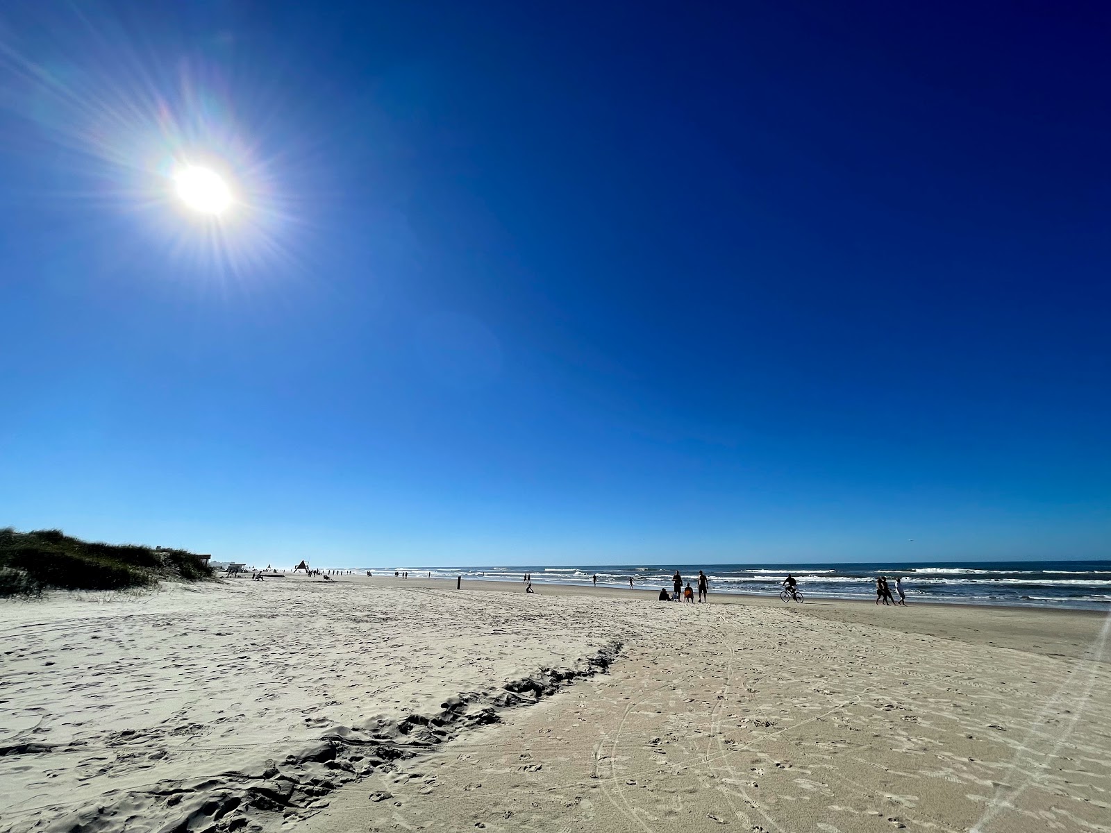 Fotografija Praia de Atlantida z dolga ravna obala