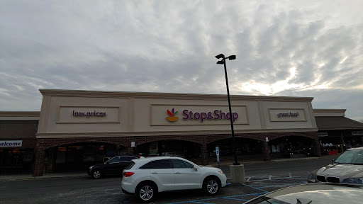 Grocery Store «Stop & Shop», reviews and photos, 1083 Inman Ave, Edison, NJ 08820, USA