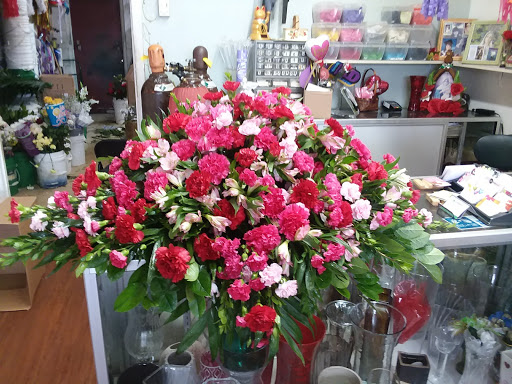 Florist «Send Your Love Flowers & Balloons», reviews and photos, 1417 SW Military Dr, San Antonio, TX 78221, USA
