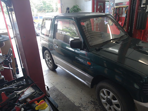 Auto Repair Shop «Dynamic Auto Service», reviews and photos, 40 N Bumby Ave, Orlando, FL 32803, USA