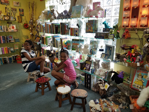 Book Store «Phoenix & Dragon Bookstore», reviews and photos, 5531 Roswell Rd NE, Sandy Springs, GA 30342, USA