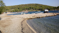 Photo de Pirovac II beach zone sauvage