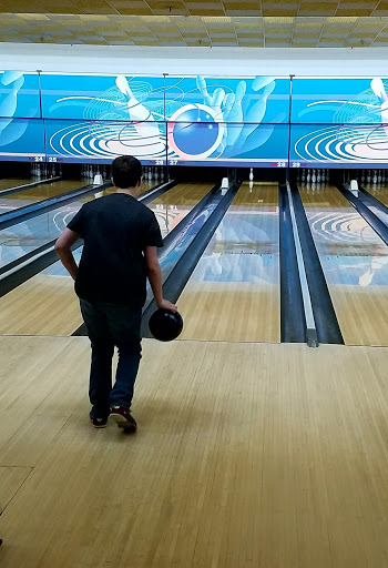 Bowling Alley «Town N Country Lanes», reviews and photos, 1100 S Wayne Rd, Westland, MI 48186, USA