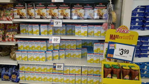 Shopping Mall «New Horizons Shopping Mall», reviews and photos, 961 E 174th St, Bronx, NY 10460, USA