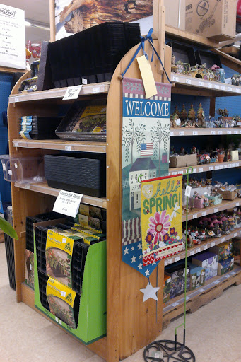 Pet Supply Store «CountryMax - Geneseo», reviews and photos, 4101 Lakeville Rd, Geneseo, NY 14454, USA