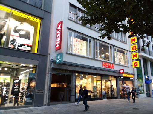 Stores to buy nail polish Stuttgart