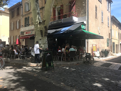 Modern Bar à Cotignac