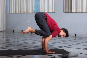 Rishikesh Yogkulam - Formazione per insegnanti di yoga in Italia image
