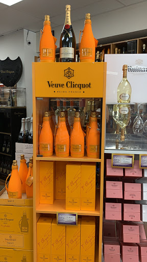 Liquor Store «Crown Wine & Spirits», reviews and photos, 1590 S Dixie Hwy, Coral Gables, FL 33146, USA
