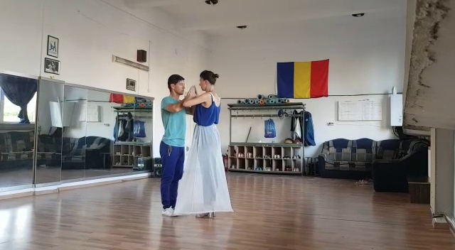 ASOCIATIA CLUBUL DE DANS SPORTIV "ALL FOR DANCE" - Școală de dans