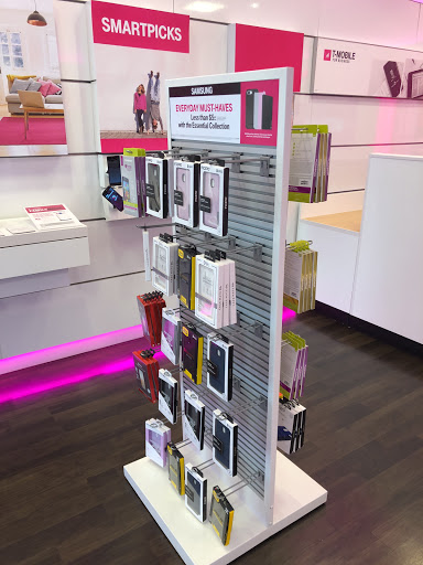 Cell Phone Store «T-Mobile», reviews and photos, 25965 Industrial Blvd #105, Hayward, CA 94545, USA