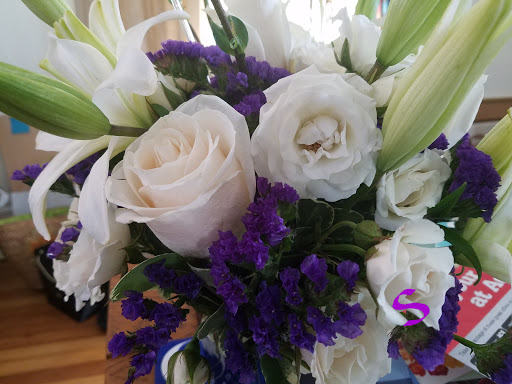 Florist «River Dell Flowers & Gifts», reviews and photos, 241 Kinderkamack Rd, Oradell, NJ 07649, USA