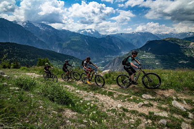 BIM Bike - Excursion et location vélo VTTae et DH à Les Deux Alpes