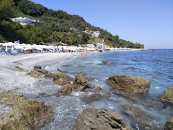Photo de Vouka beach situé dans une zone naturelle