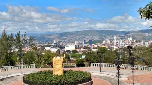 Basilica de Nuestra Señora De Suyapa