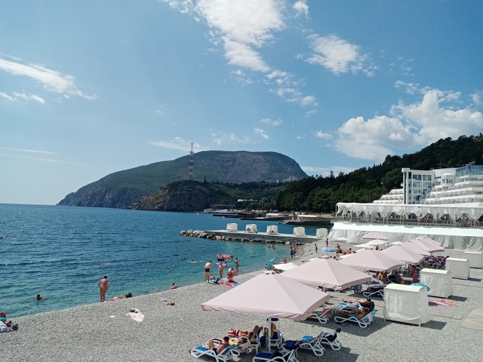 Foto af Karasan beach II med grå fin sten overflade