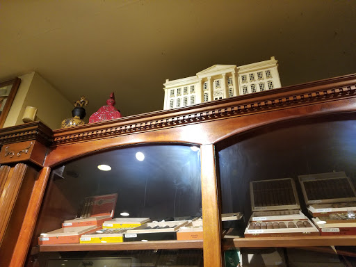 Tobacco Shop «Eight To Eight Tobacco», reviews and photos, 300 E St Charles Rd, Villa Park, IL 60181, USA