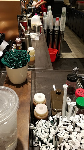 Coffee Shop «Starbucks», reviews and photos, 8869 Brecksville Rd, Brecksville, OH 44141, USA
