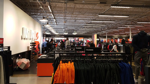 Clothing Store «Nike Factory Store», reviews and photos, 241 Fort Evans Road Northeast #510, Leesburg, VA 20176, USA