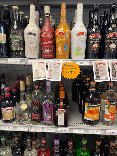 Liquor Store «Suburban Liquor Shop», reviews and photos, 26 New Britain Ave, Rocky Hill, CT 06067, USA