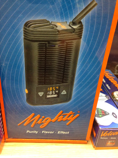 Body Piercing Shop «Vibes Smoke Shop & Piercing», reviews and photos, 1222 El Camino Real, Redwood City, CA 94061, USA