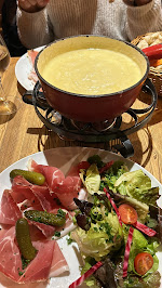 Raclette du Restaurant français Restaurant Le Basilic à Les Houches - n°1