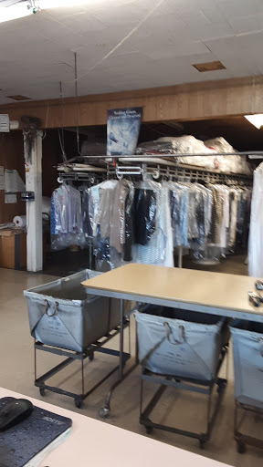 Dry Cleaner «Village Cleaners», reviews and photos, 1015 15th Ave, Longview, WA 98632, USA