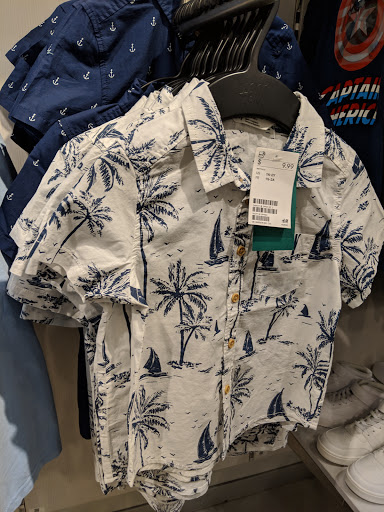 Clothing Store «H&M», reviews and photos, 37700 W 6 Mile Rd, Livonia, MI 48152, USA