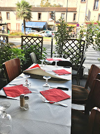 Atmosphère du Restaurant Cafe De France. à Saint-Ouen-sur-Seine - n°4