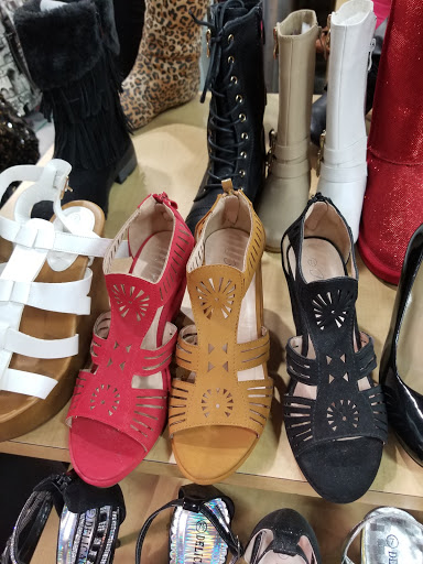 Shopping Mall «Somersville Towne Center», reviews and photos, 2550 Somersville Rd, Antioch, CA 94509, USA