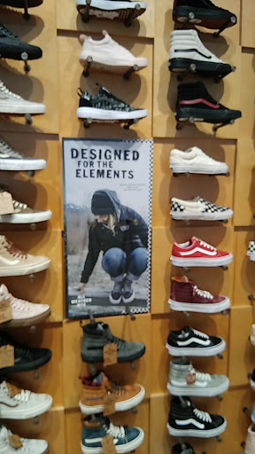 Shoe Store «Vans», reviews and photos, 9736 W Northern Ave, Peoria, AZ 85345, USA