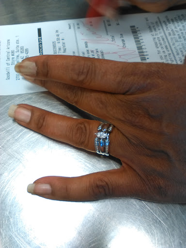 Thrift Store «48th & Baseline Goodwill Retail Store & Donation Center», reviews and photos, 2700 W Baseline Rd, Tempe, AZ 85283, USA