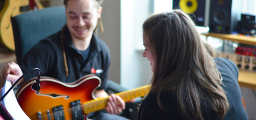 Guitar Lessons Surbiton SW London : Your Guitar Academy