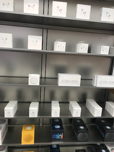 Computer Store «Apple Manhattan Village», reviews and photos, 3200 N Sepulveda Blvd, Manhattan Beach, CA 90266, USA