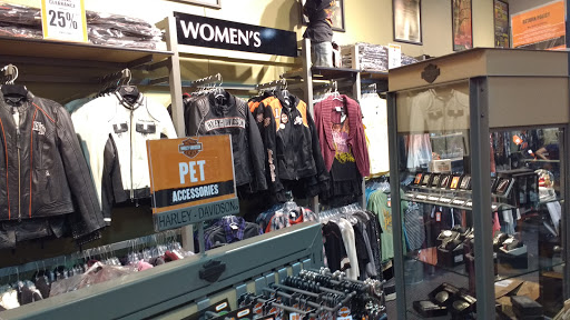 Sportswear Store «Columbia Sportswear Outlet Store at Premium Outlets in Orlando», reviews and photos, 4971 International Dr, Orlando, FL 32819, USA