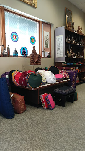 Book Store «Quest Book Shop», reviews and photos, 306 Geneva Rd, Wheaton, IL 60187, USA