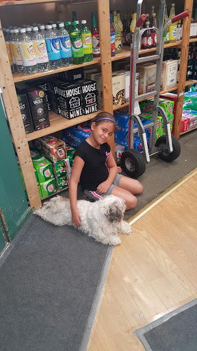 Liquor Store «Avenue Wines and Spirits», reviews and photos, 2000 Delaware Ave, Wilmington, DE 19806, USA