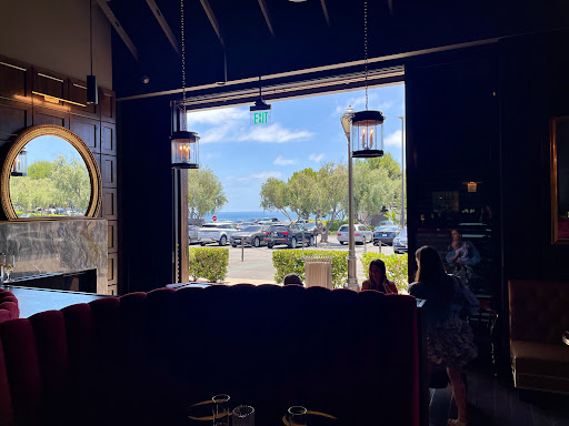 Shopping Mall «Crystal Cove Shopping Center», reviews and photos, 7845-8085 East Coast Hwy, Newport Beach, CA 92657, USA