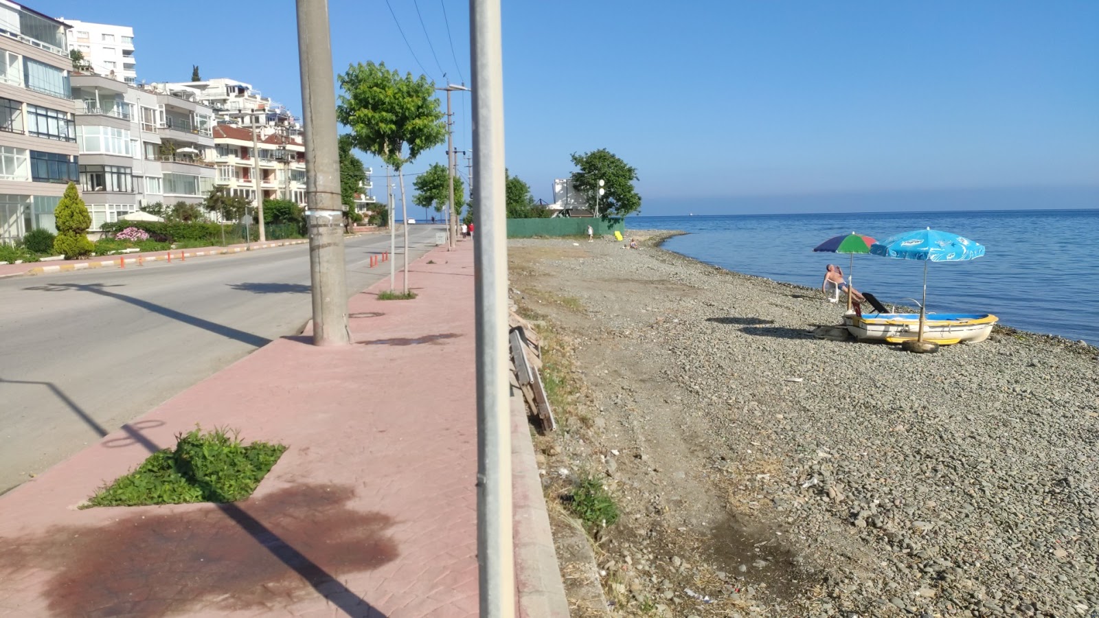 Photo de Cinarcik beach avec un niveau de propreté de partiellement propre