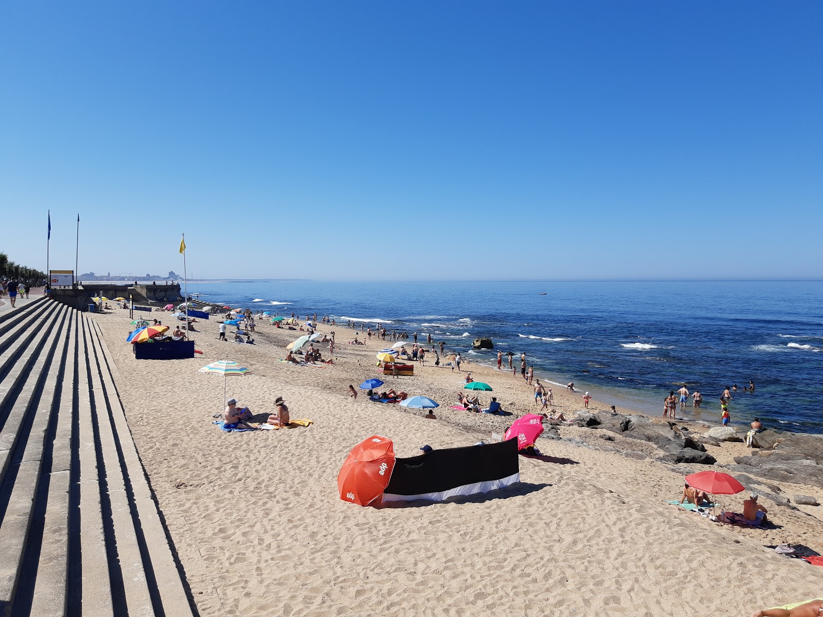 Praia da Granja'in fotoğrafı düz ve uzun ile birlikte