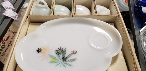 Consignment Shop «Twice New Consignments», reviews and photos, 1022 W Silver Lake Rd, Fenton, MI 48430, USA