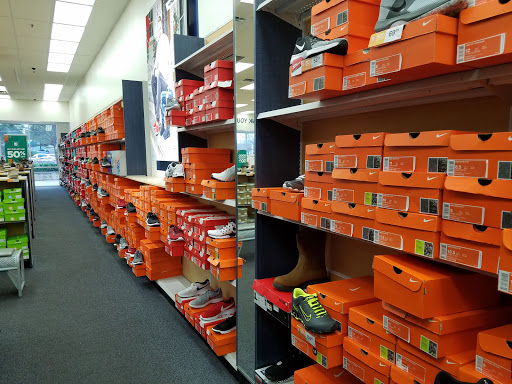 Shoe Store «Rack Room Shoes», reviews and photos, 9600 S Interstate Hwy 35 N100, Austin, TX 78748, USA