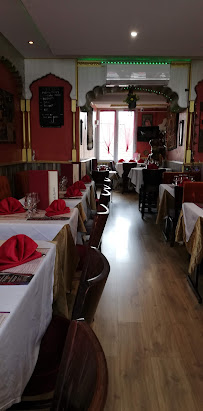 Atmosphère du Restaurant indien moderne Jardin _ du Kashmir à Monfort l’Amaury à Montfort-l'Amaury - n°9