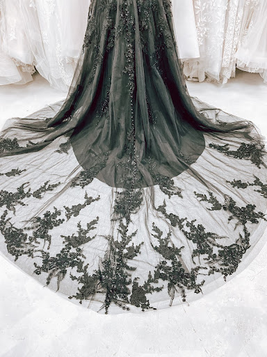 Bridal Shop «Strut Bridal Salon - Sizes 12+», reviews and photos, 226 W Southern Ave, Tempe, AZ 85282, USA