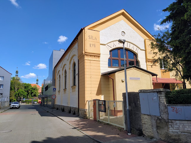 Sokolovna Uhříněves - Praha