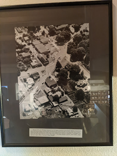 Grocery Store «Red Barn Natural Grocery», reviews and photos, 357 Van Buren St, Eugene, OR 97402, USA